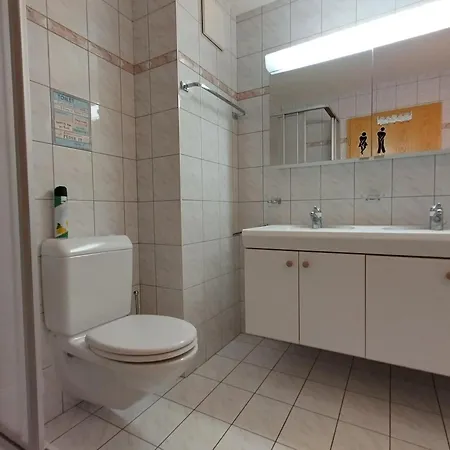 Zum Turm 103 - An Der Talabfahrt Des Skigebiets Torrent アパート